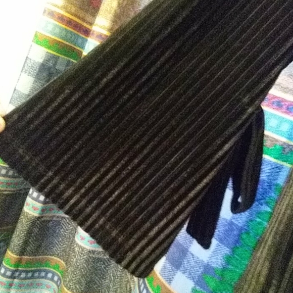 Nanette Lepore  XL Bell Sleeve w/ Bows - Picture 3 of 8